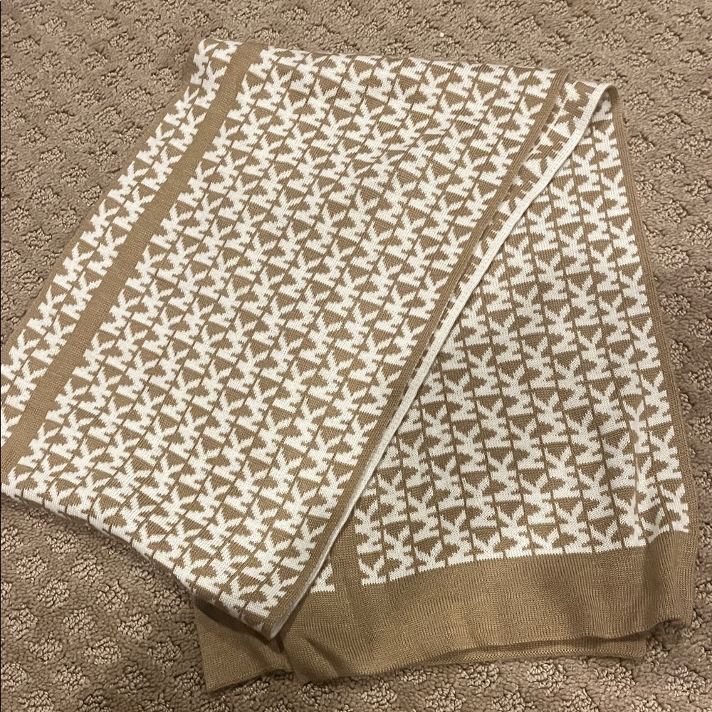 Michael Kors scarf Brown and White Patterned Scarf